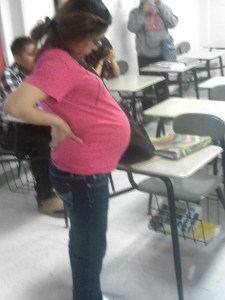 pregnant-candid-4